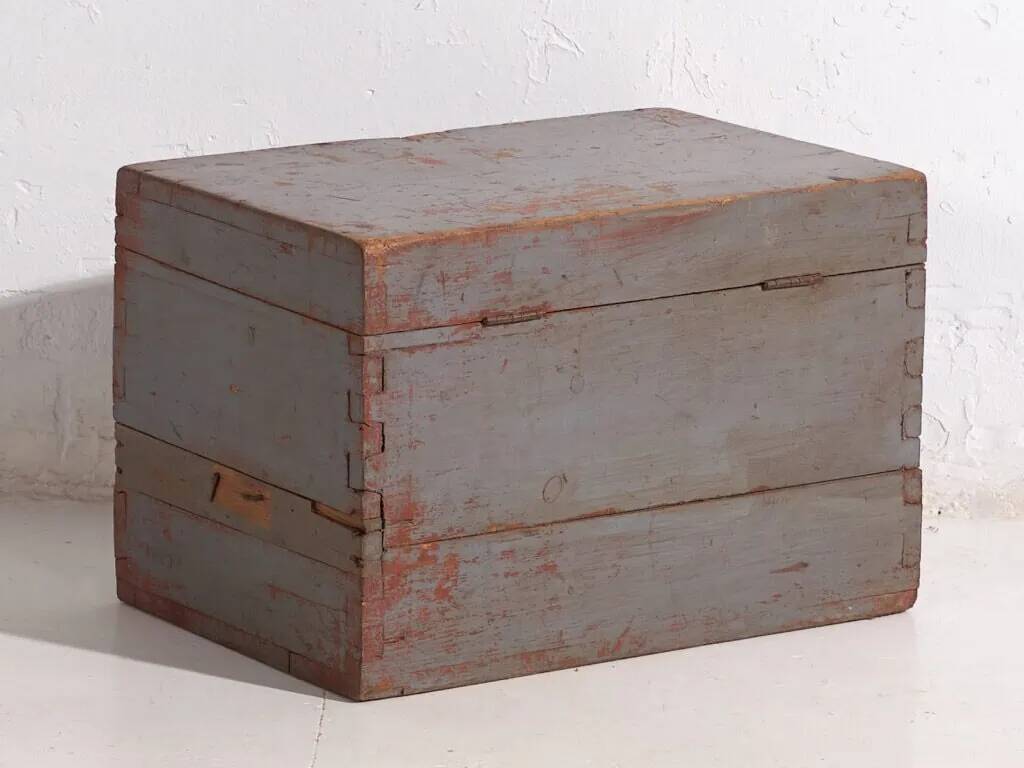Small antique chest with grey patina (c.1920) #12