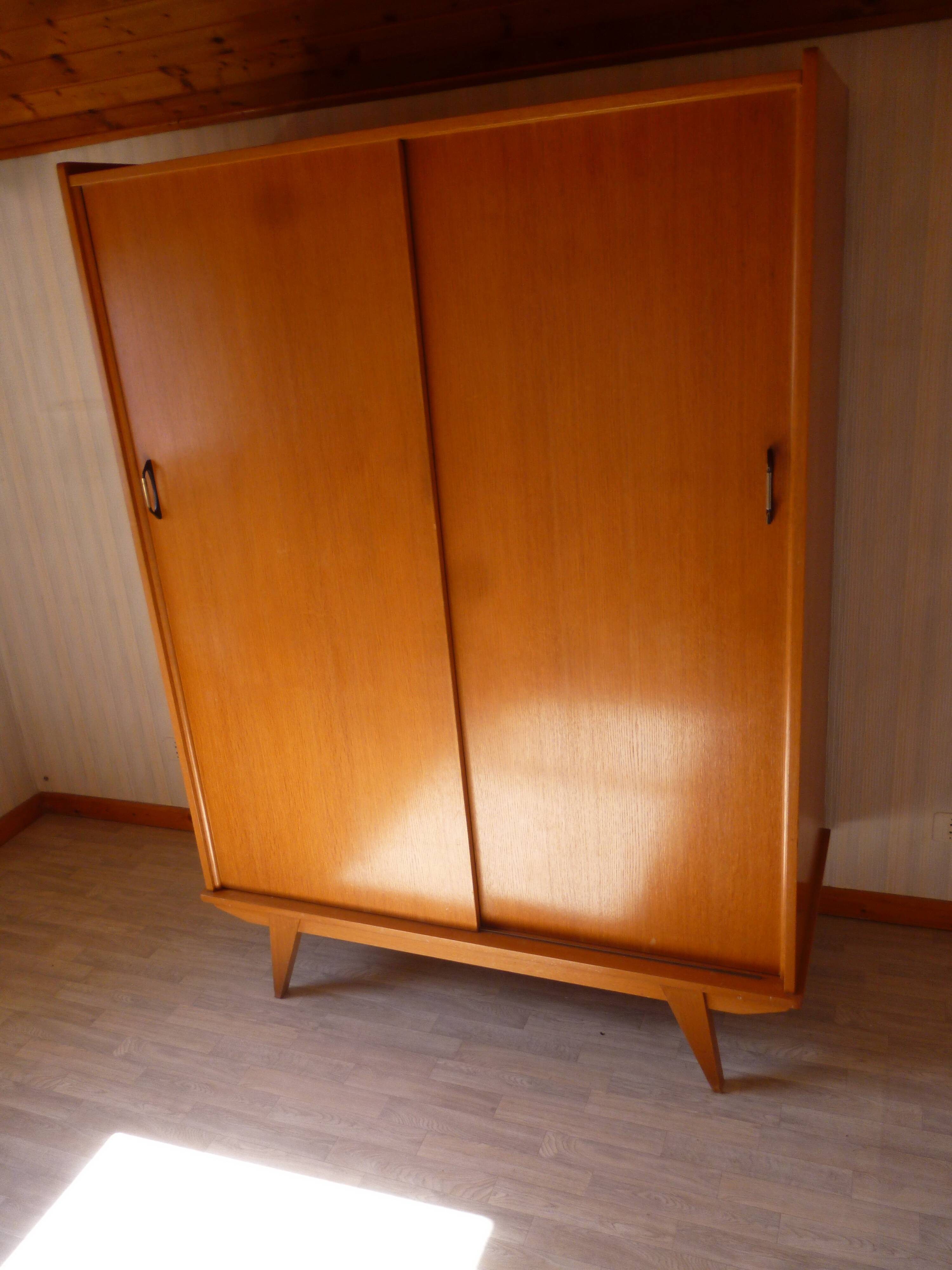 Wardrobe sliding doors year 70