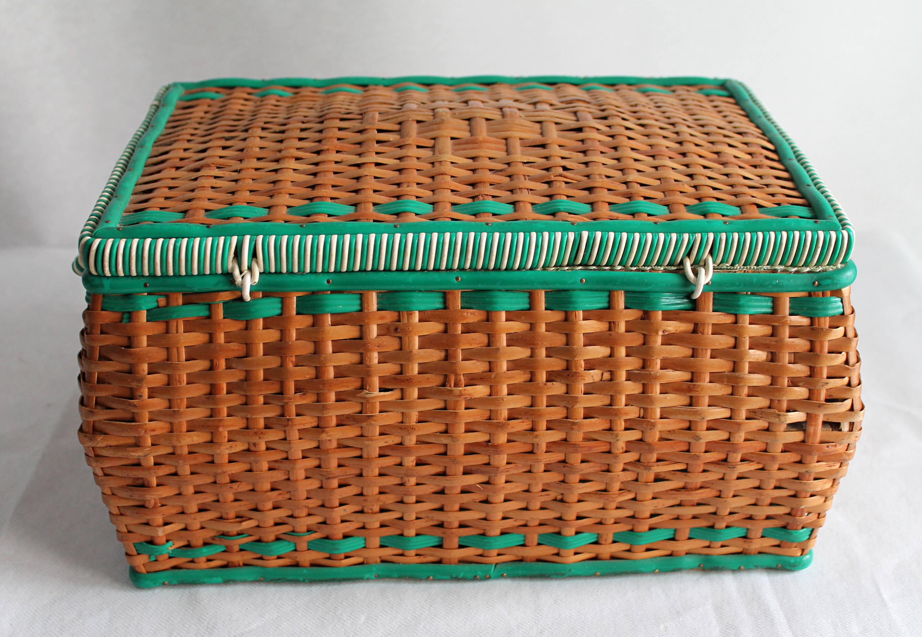 Rattan book box