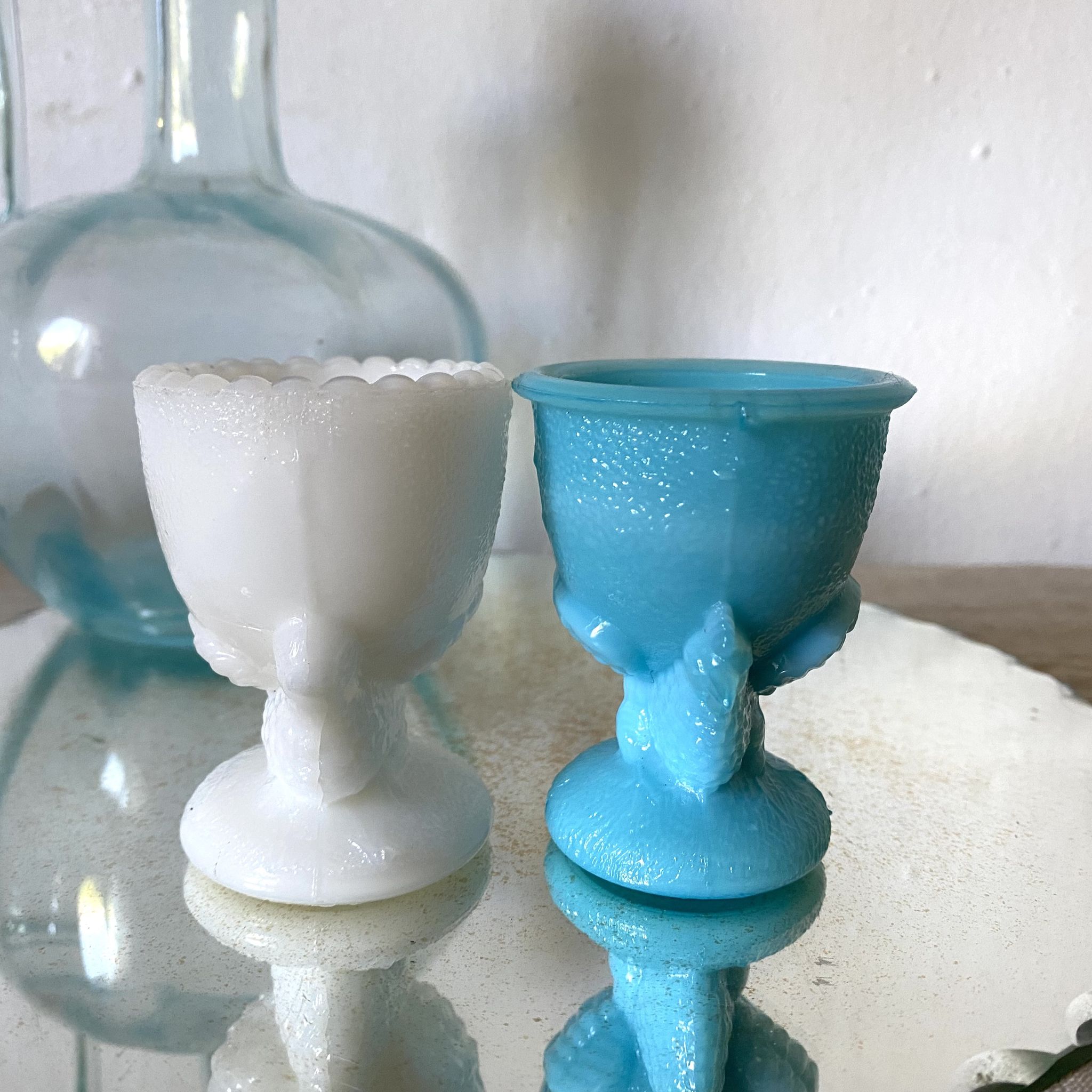 Old chicken hoops in opaline