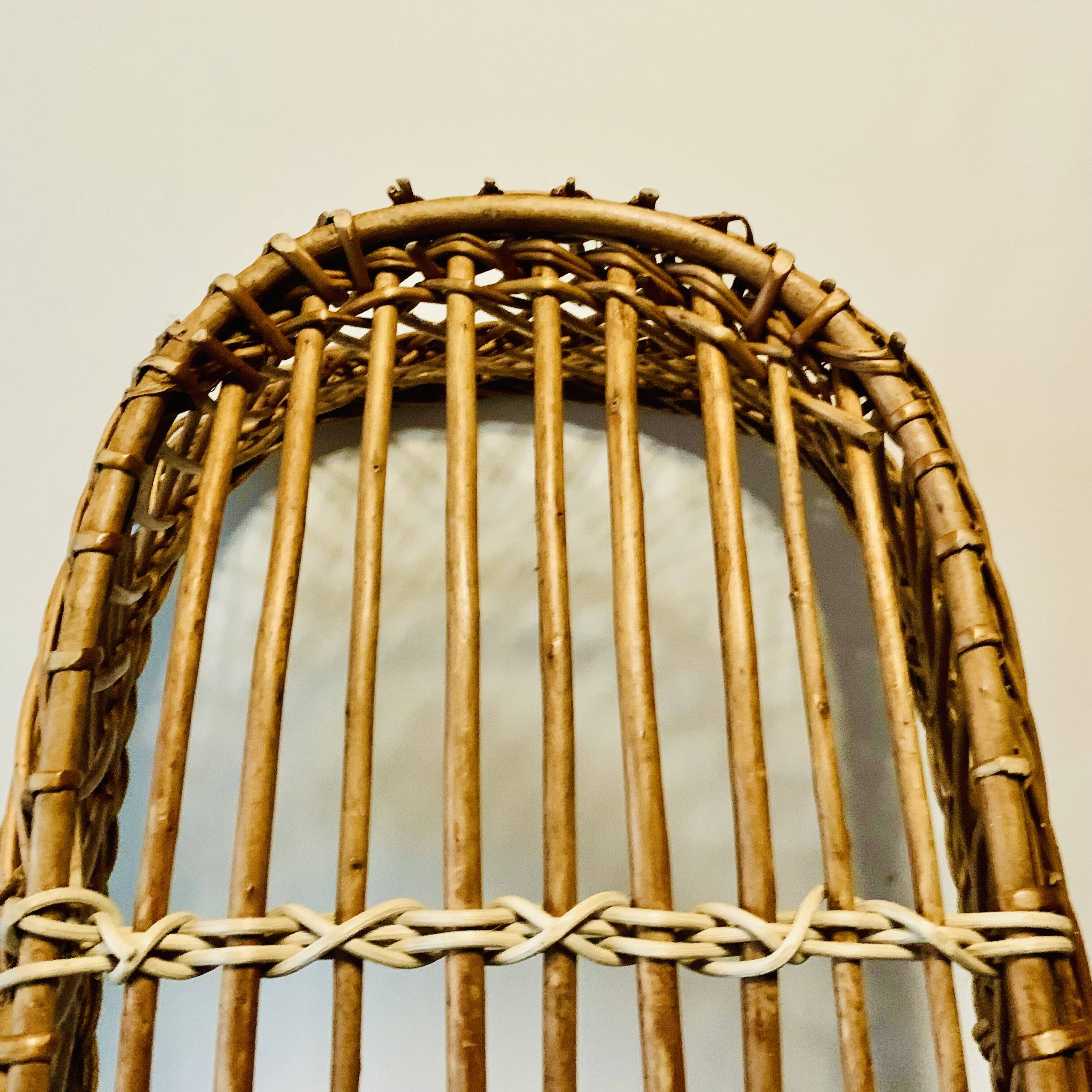 Vintage wicker bassinet