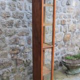 Corner store showcase