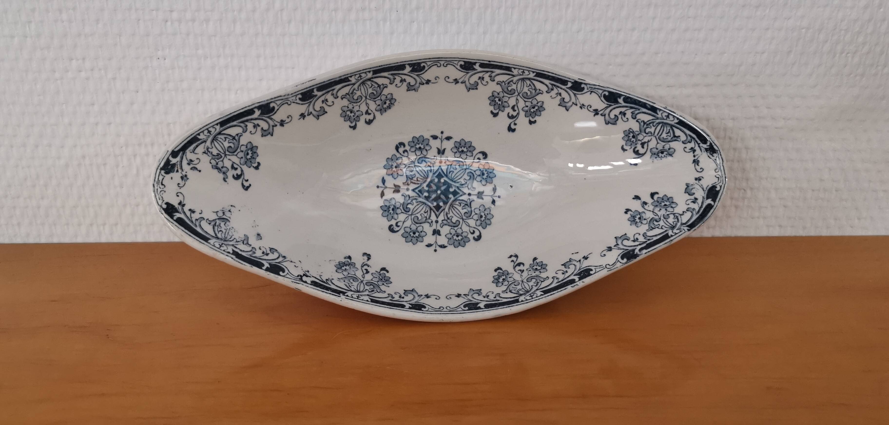 Blue and green iron clay bowl, “Mignon” model, H & Cie Sarreguemines