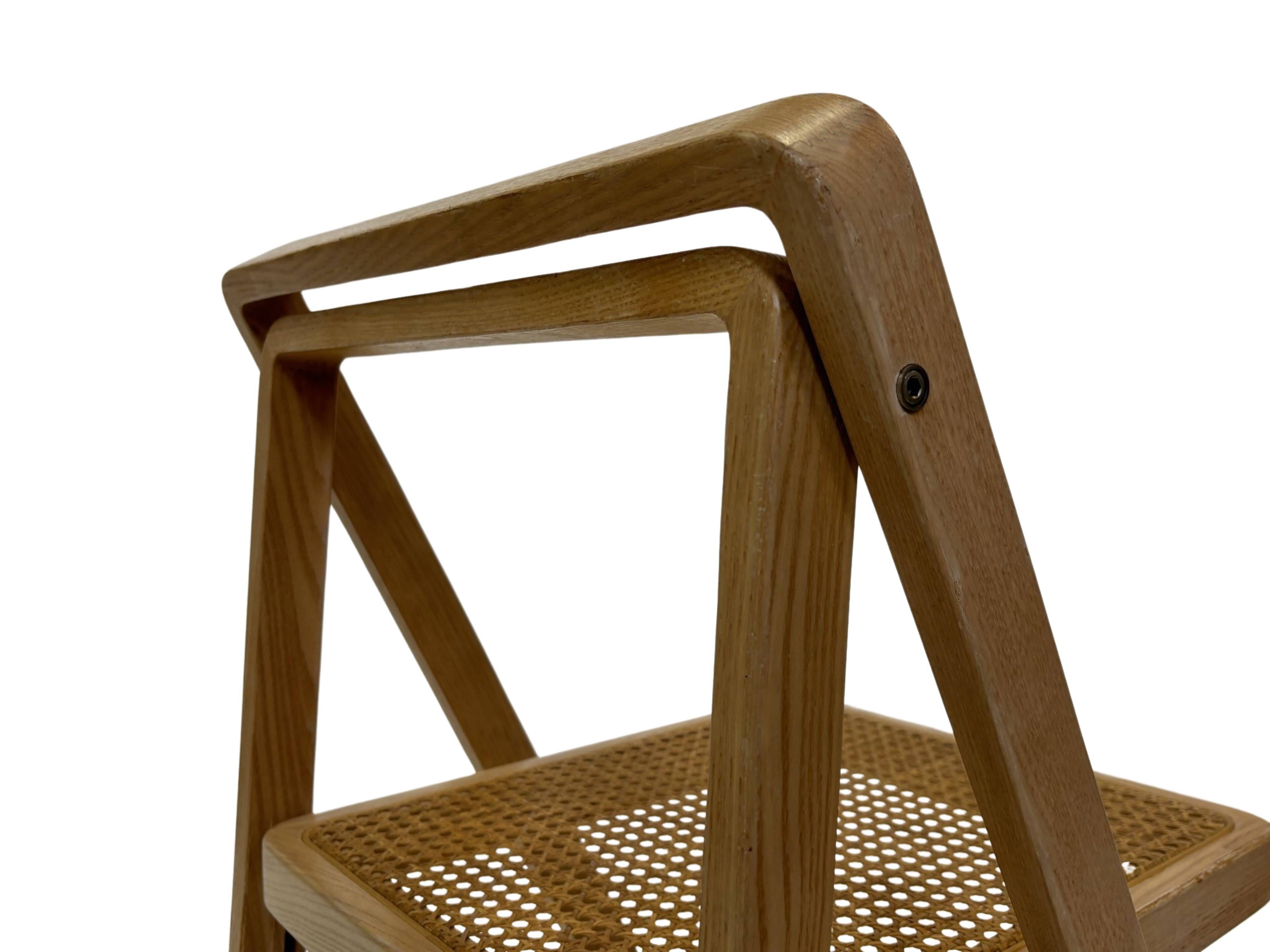 Ensemble vintage de 4 chaises pliantes, design en sangle et bois, années 1970
