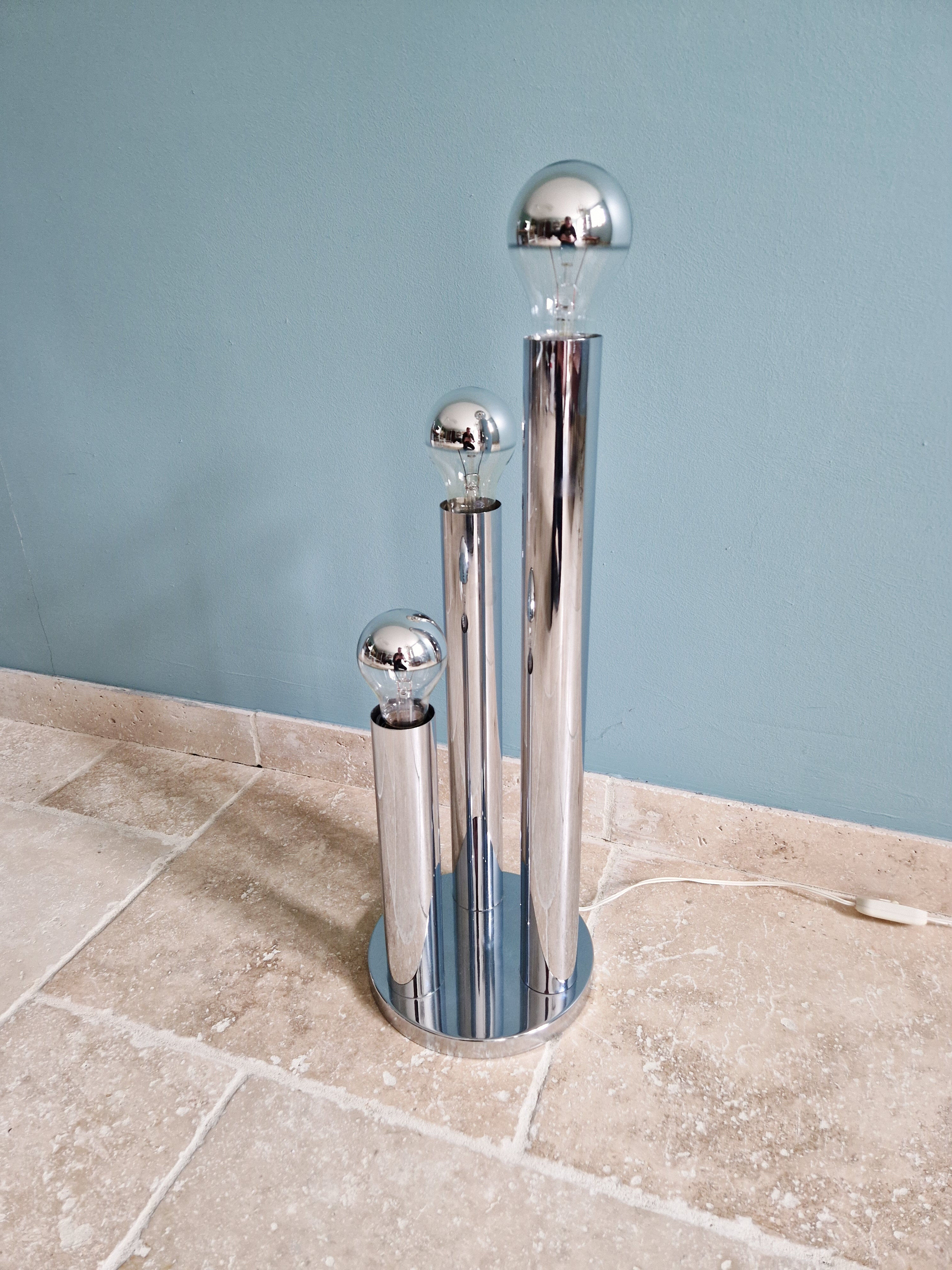 Large Space Age table lamp in chrome metal, Gaetano Sciolari, 1970.