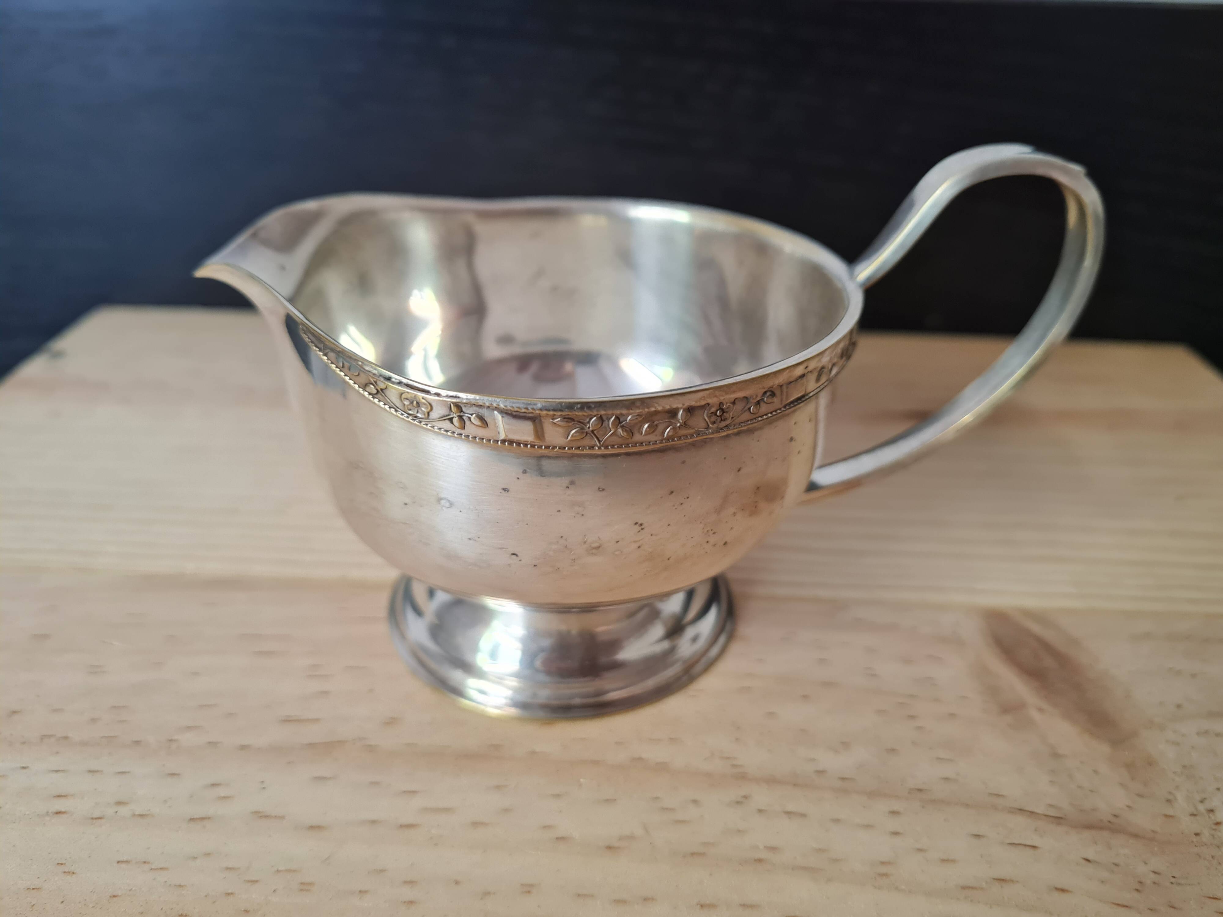 Silver metal saucière signed
