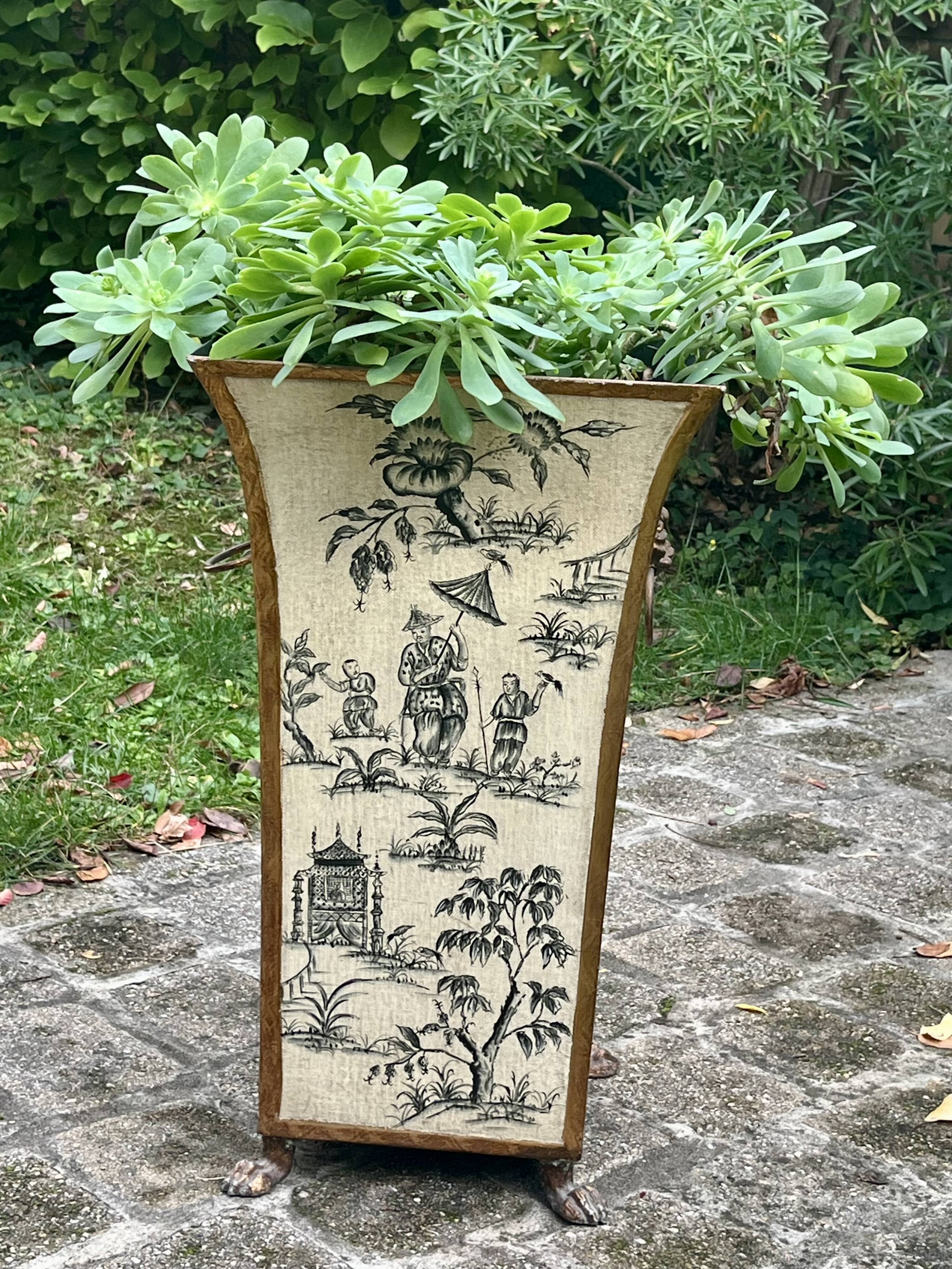 Large metal cache-pot - Chinese decoration - Lion's paws - Very good condition