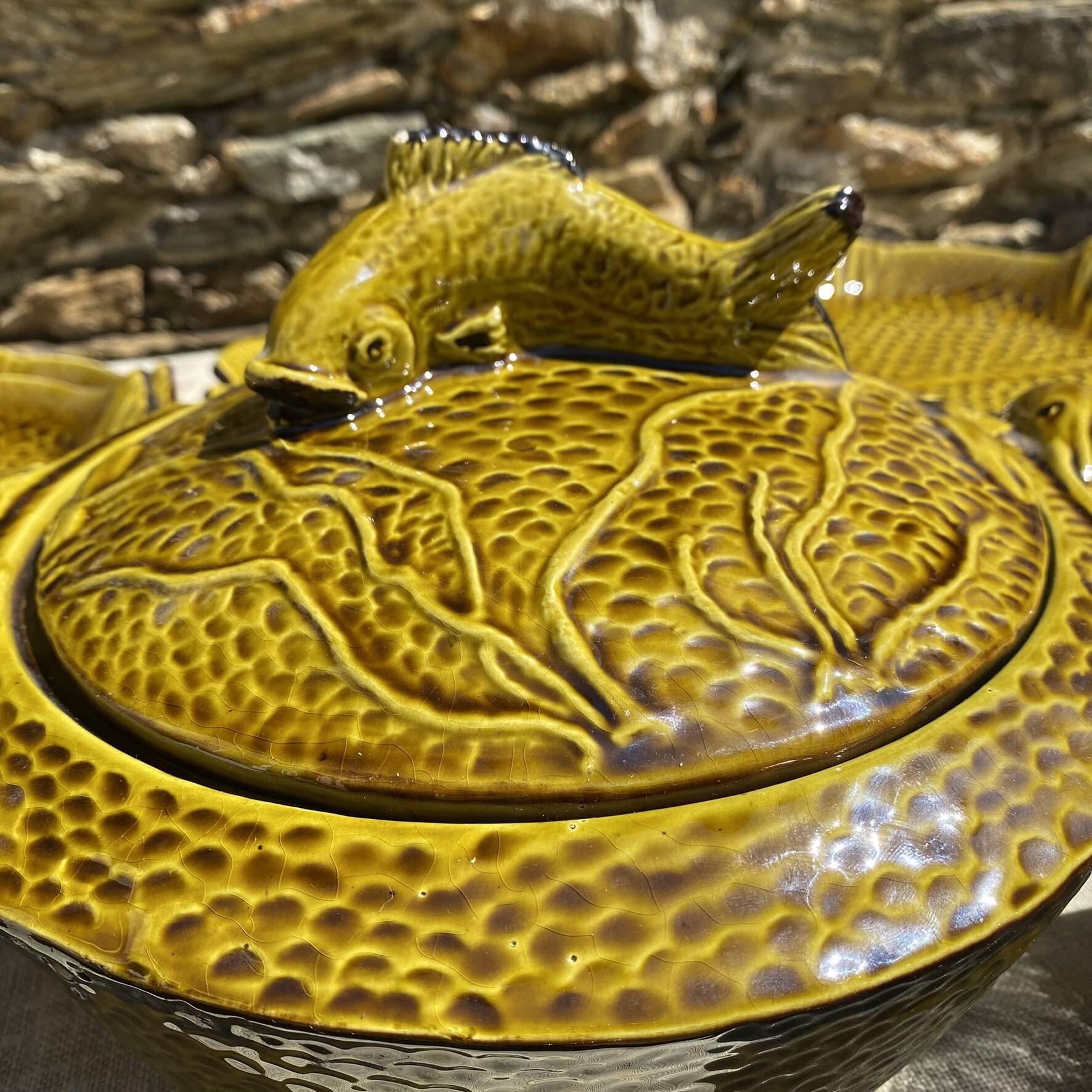 Vintage bouillabaisse service in faience, 13 pieces, 1970s.