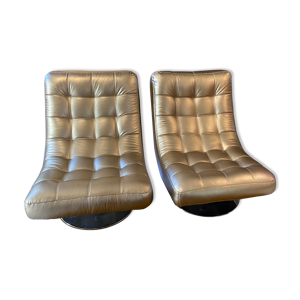 Paire de fauteuils en cuir