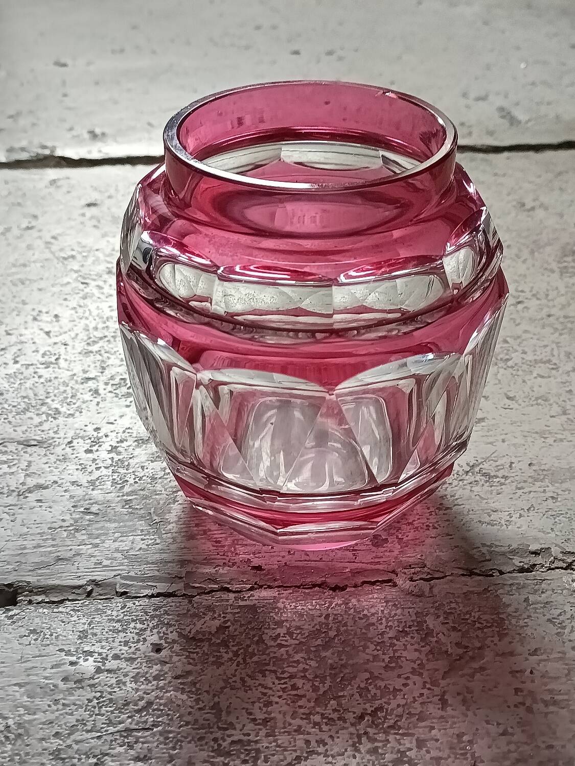 Art Deco vase, pink