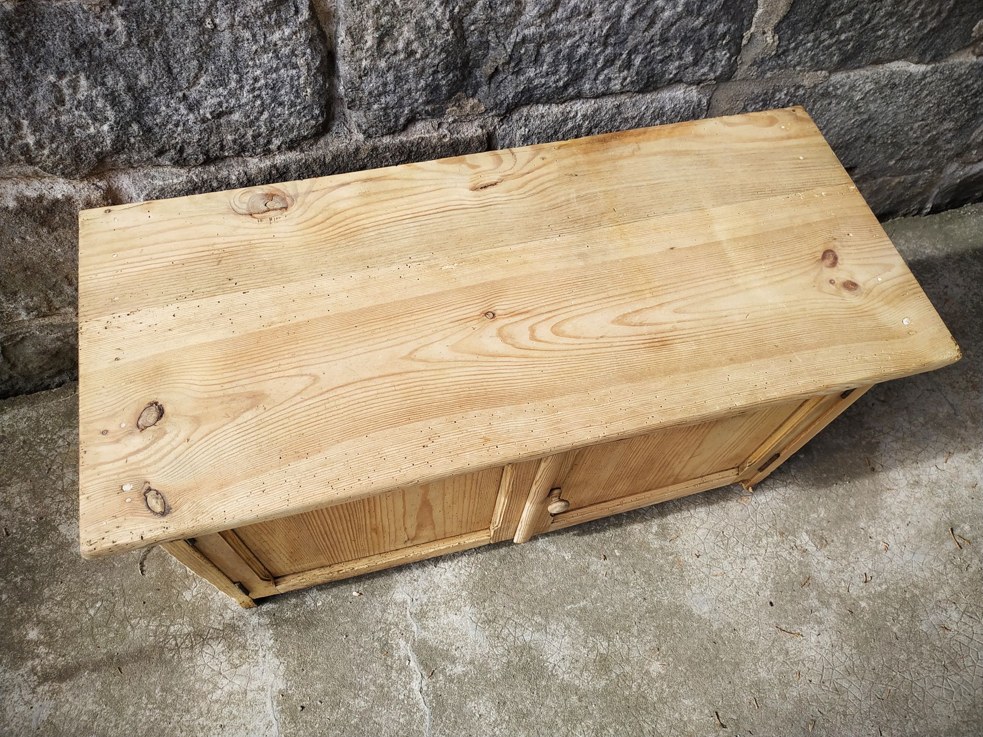 Small old tree closet