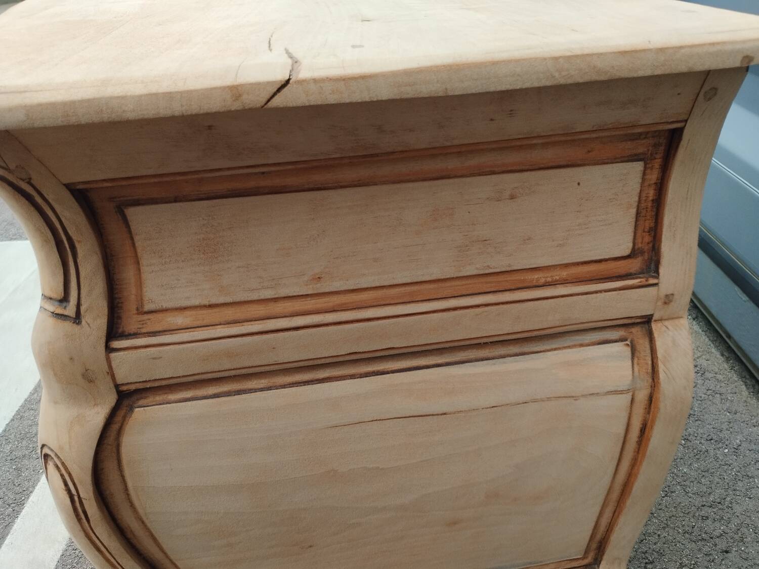 Beautiful antique Louis XV style chest of drawers