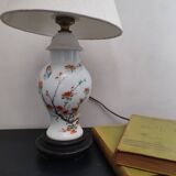 Porcelain base table lamp with Japanese decor