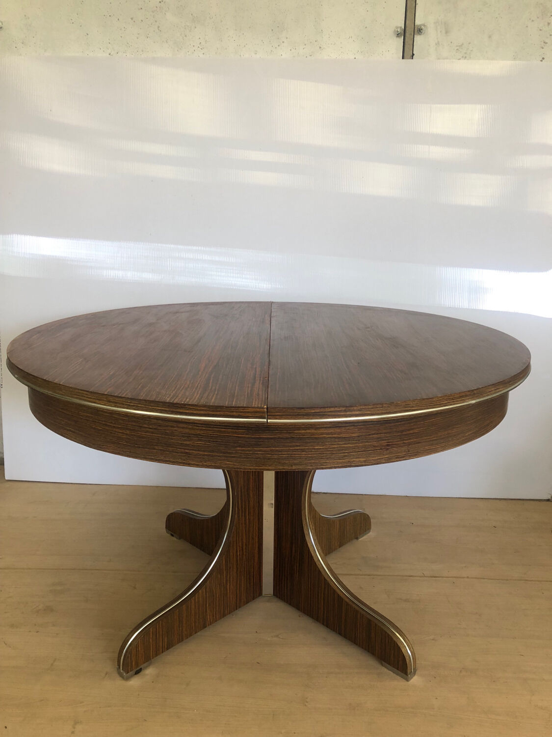 70s design round table