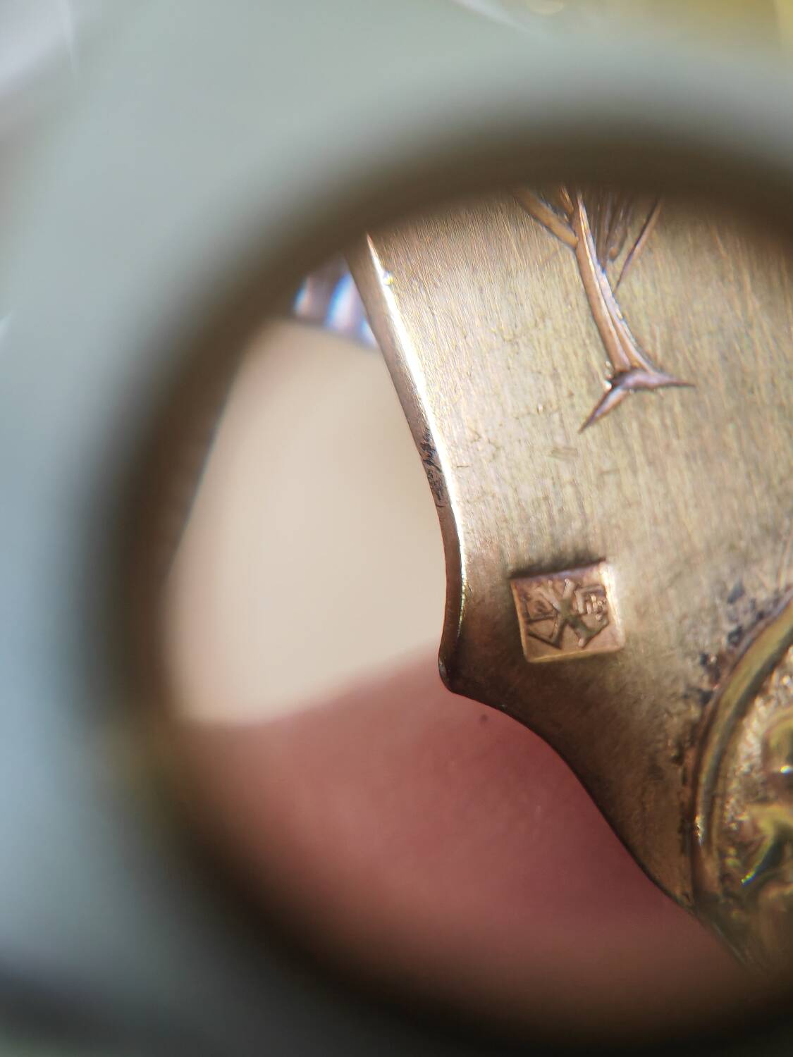 Cutlery box for sweet treats