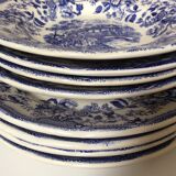 4 flat plates and 4 hollow plates