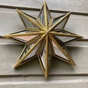 Star-shaped mirror