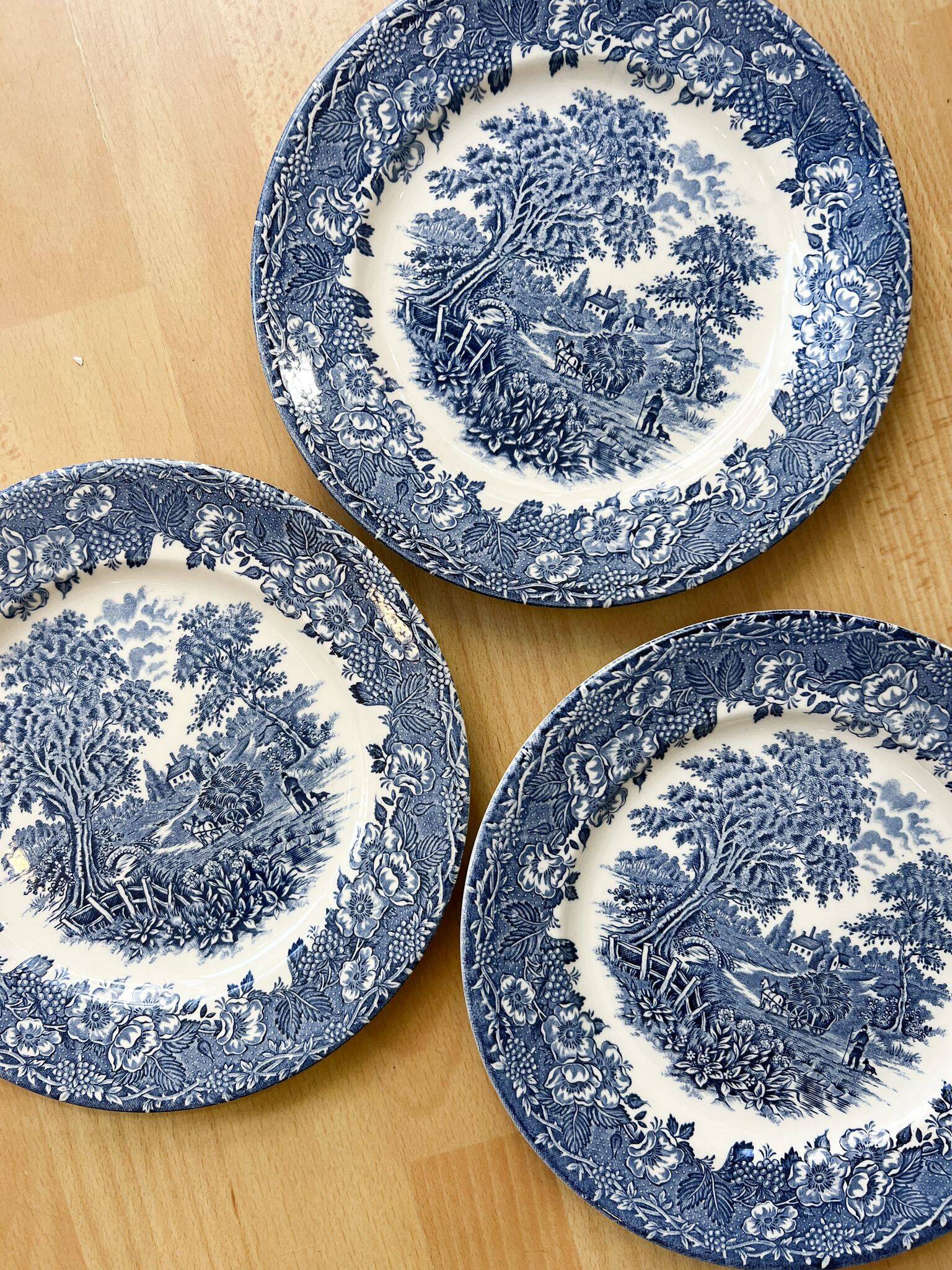 3 English dinner plates