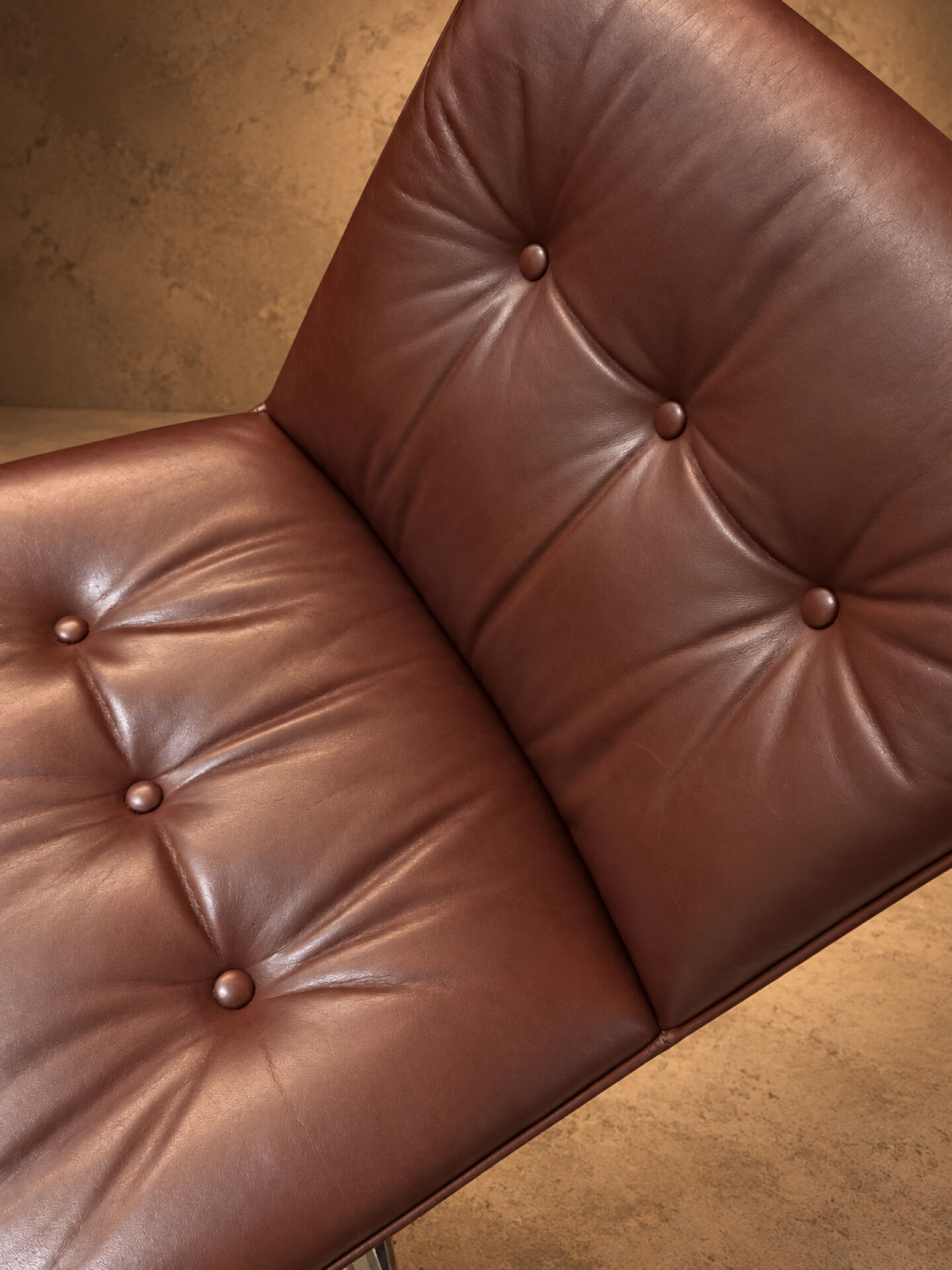 Nomadic leather armchair P128 Osvaldo Borsani