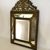 Miroir à parclose en laiton repoussé XIXème - 65x39cm