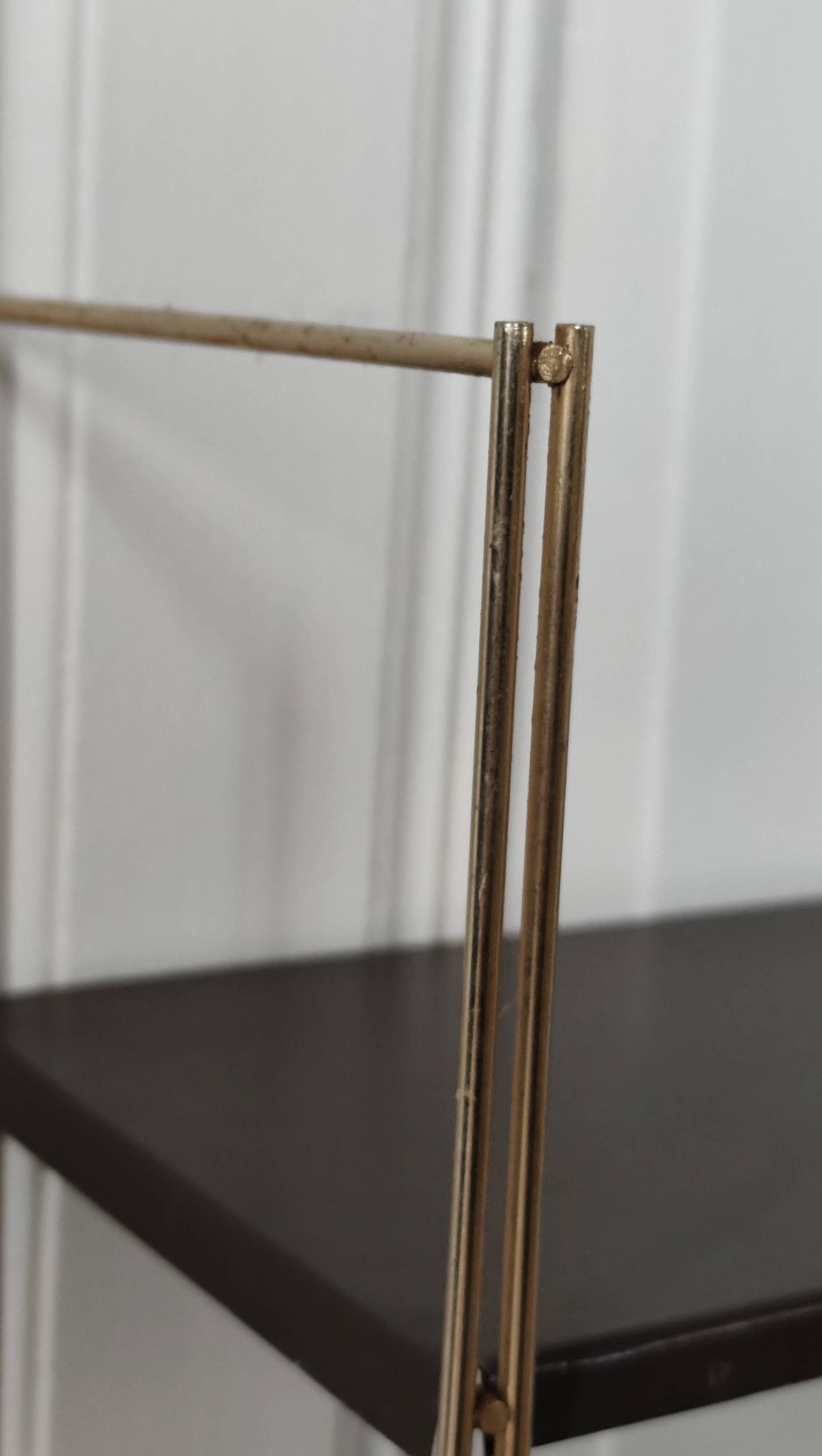 String shelf from the 60s, brown.