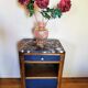 Vase vintage rose, doré et plumetis blanc