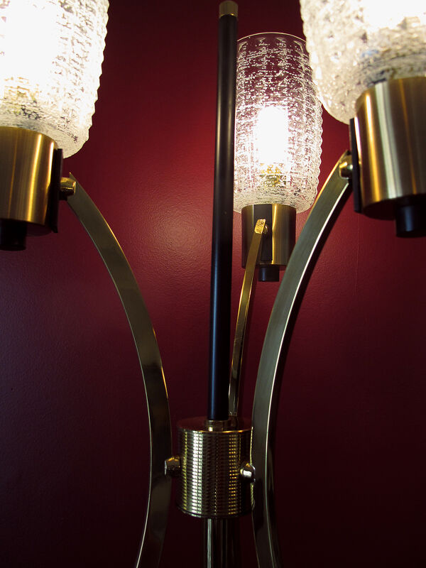 Lampadaire Arlus en laiton métal laque satin et verre moulé 1950
