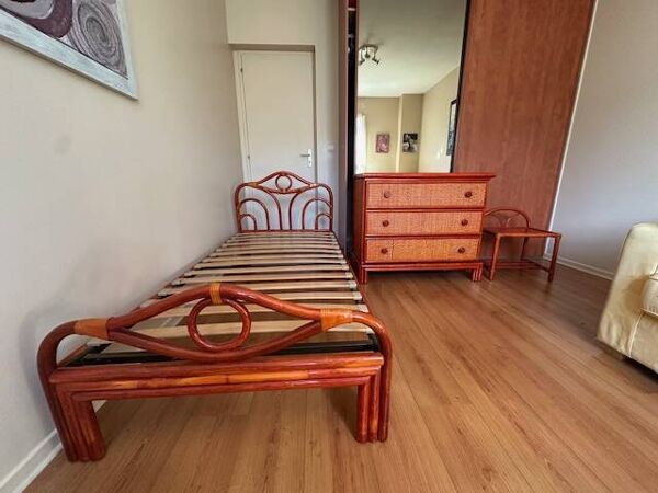 Chambre en rotin Maugrion - Roche Bobois  - lit, commode et chevet