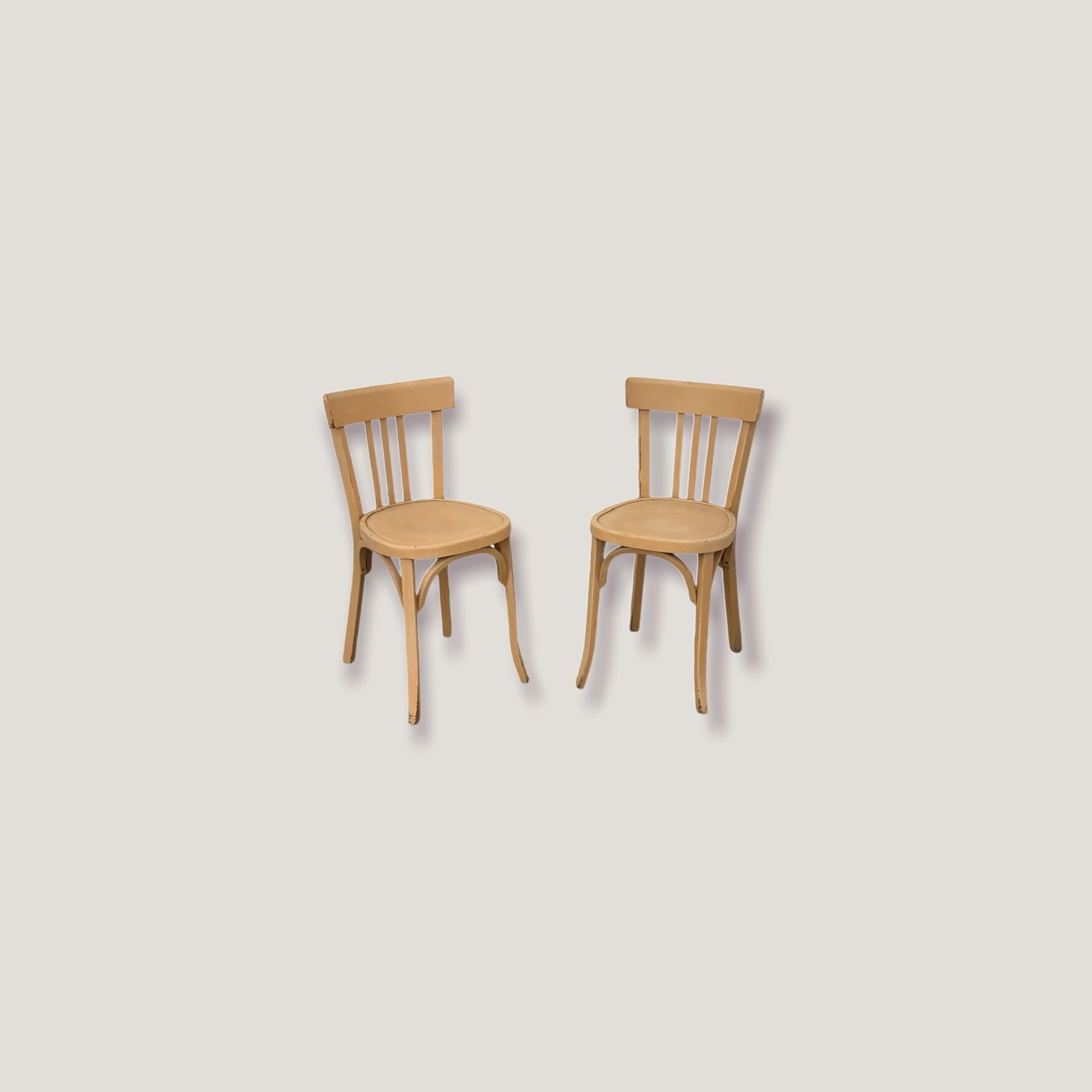 Paire de chaises bistrot Baumann patine vintage