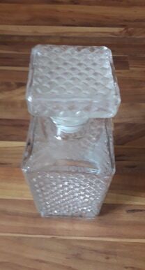 Faceted glass whisky carafe