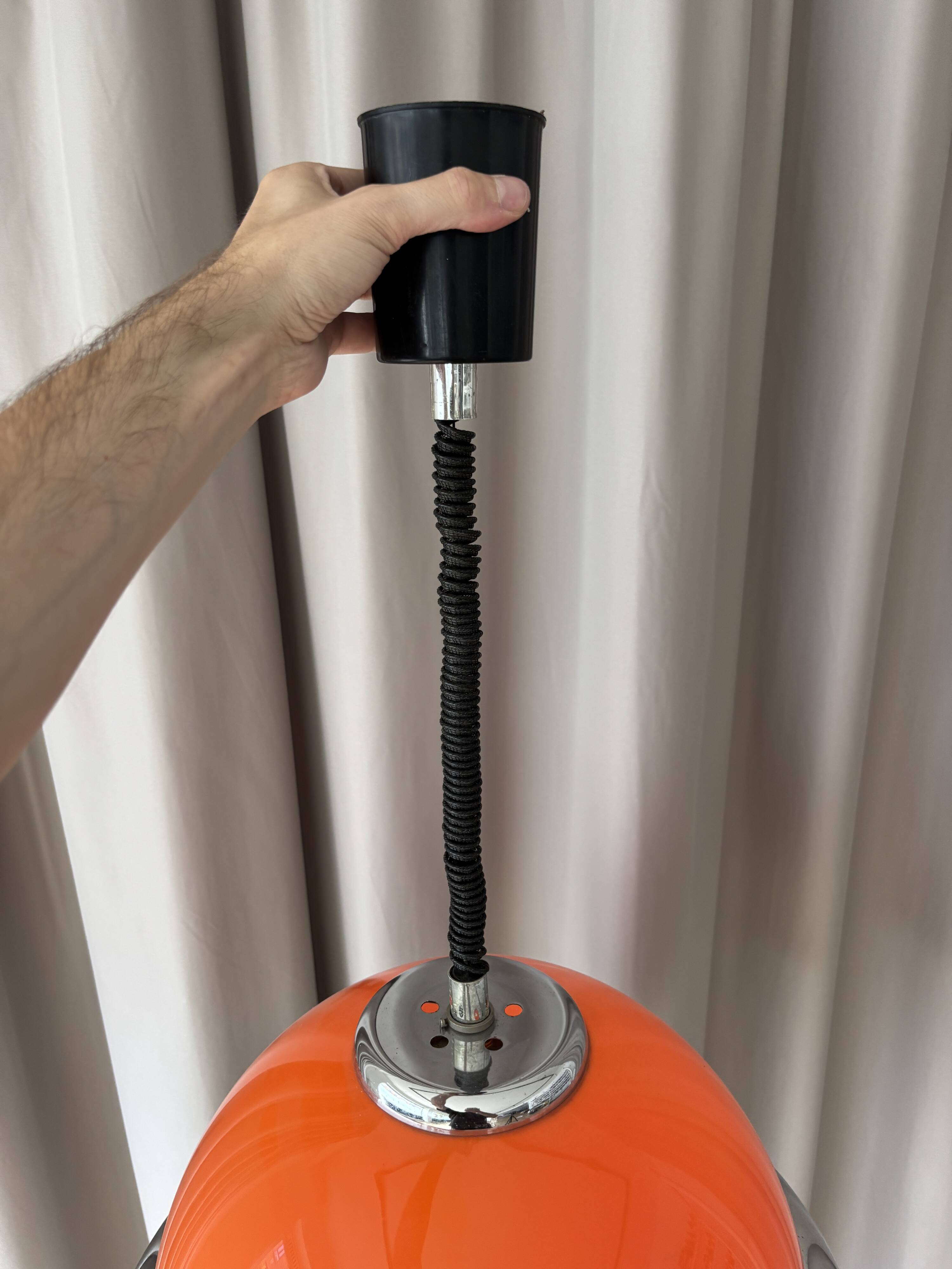 Lampe pendentif orange de l'âge spatial vintage 1973 – Chrome et acrylique