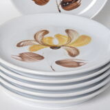 Flat plates in varnished stoneware iris pattern