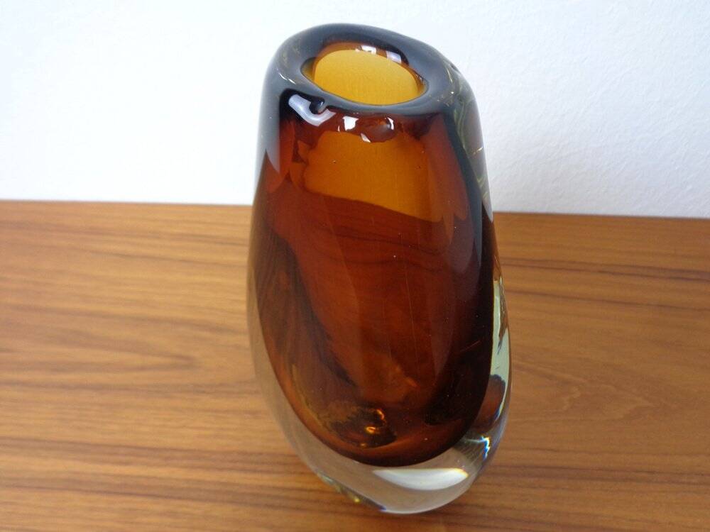 Finnish glass vase by Armando Jacobino for Oy Kumela, 1950s