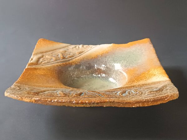 Vide poche en grès vernissé et sculpté signé vintage