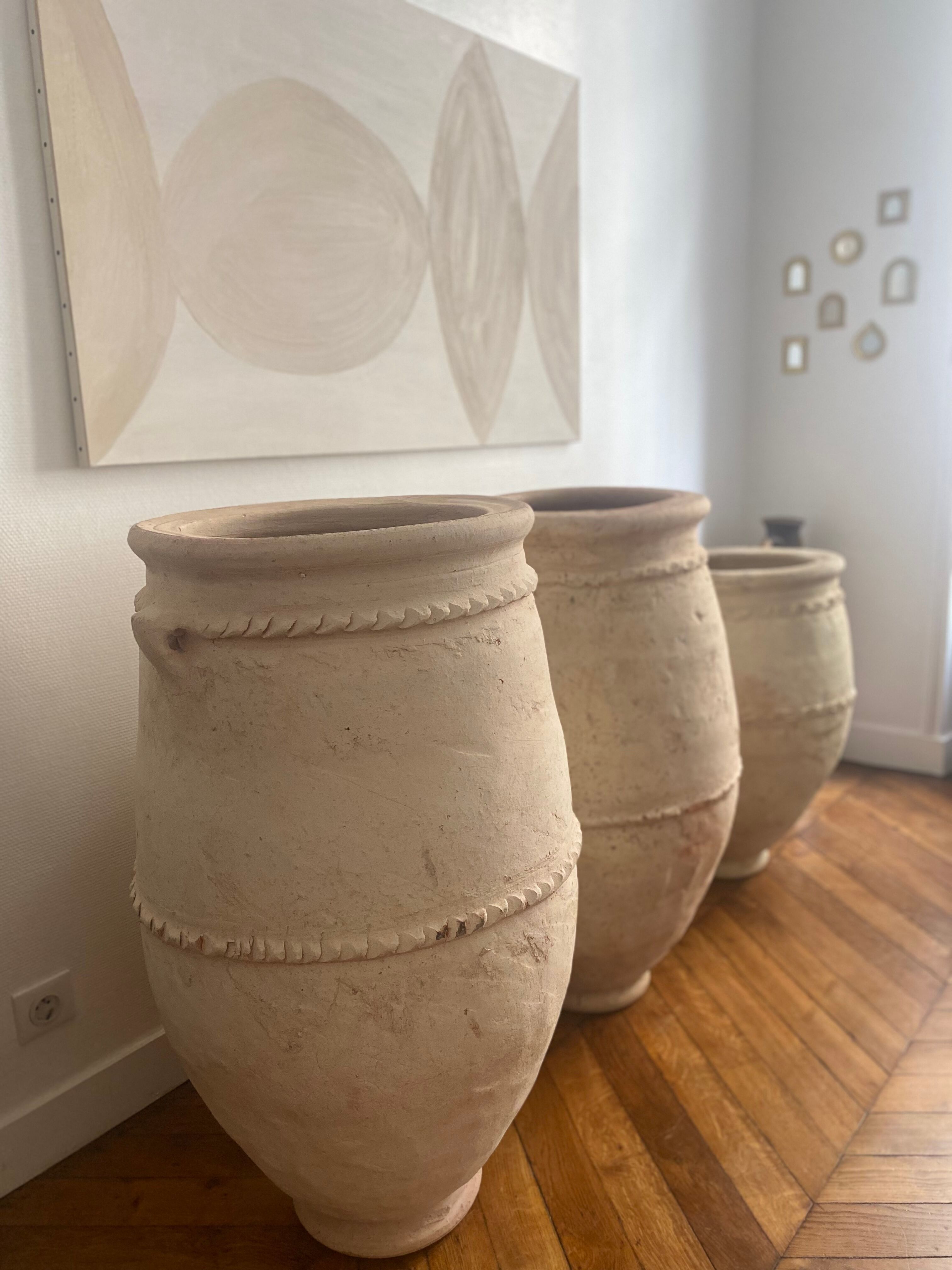 Rustic jar in bleached terracotta pottery xl