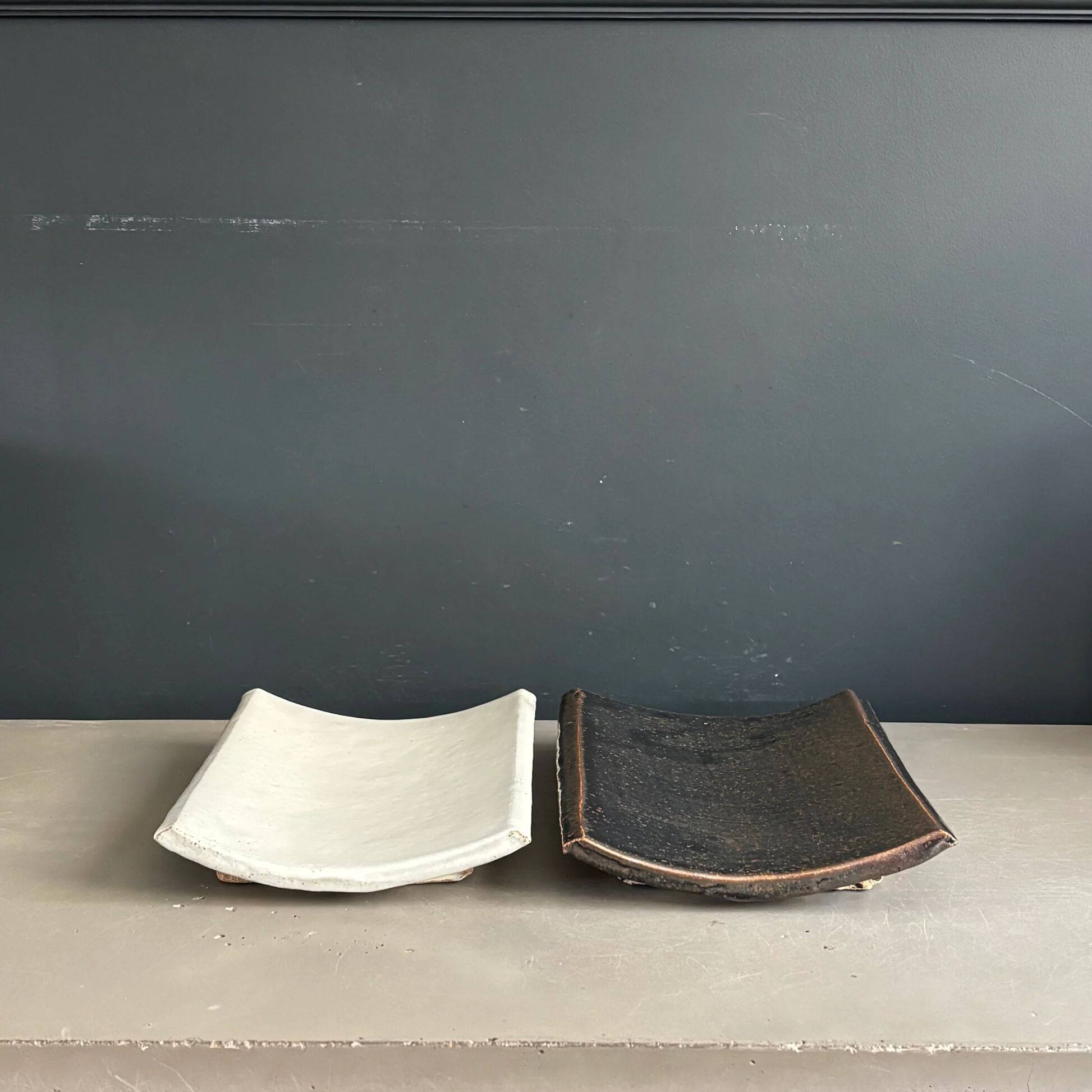 Pair of handmade ceramic sushi plates - Wabi-sabi