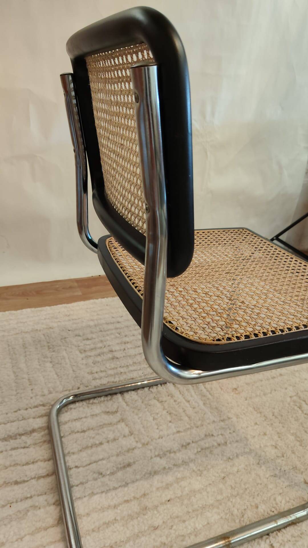 Chaise Cesca B32 noire de Marcel Breuer estampillée, Italie