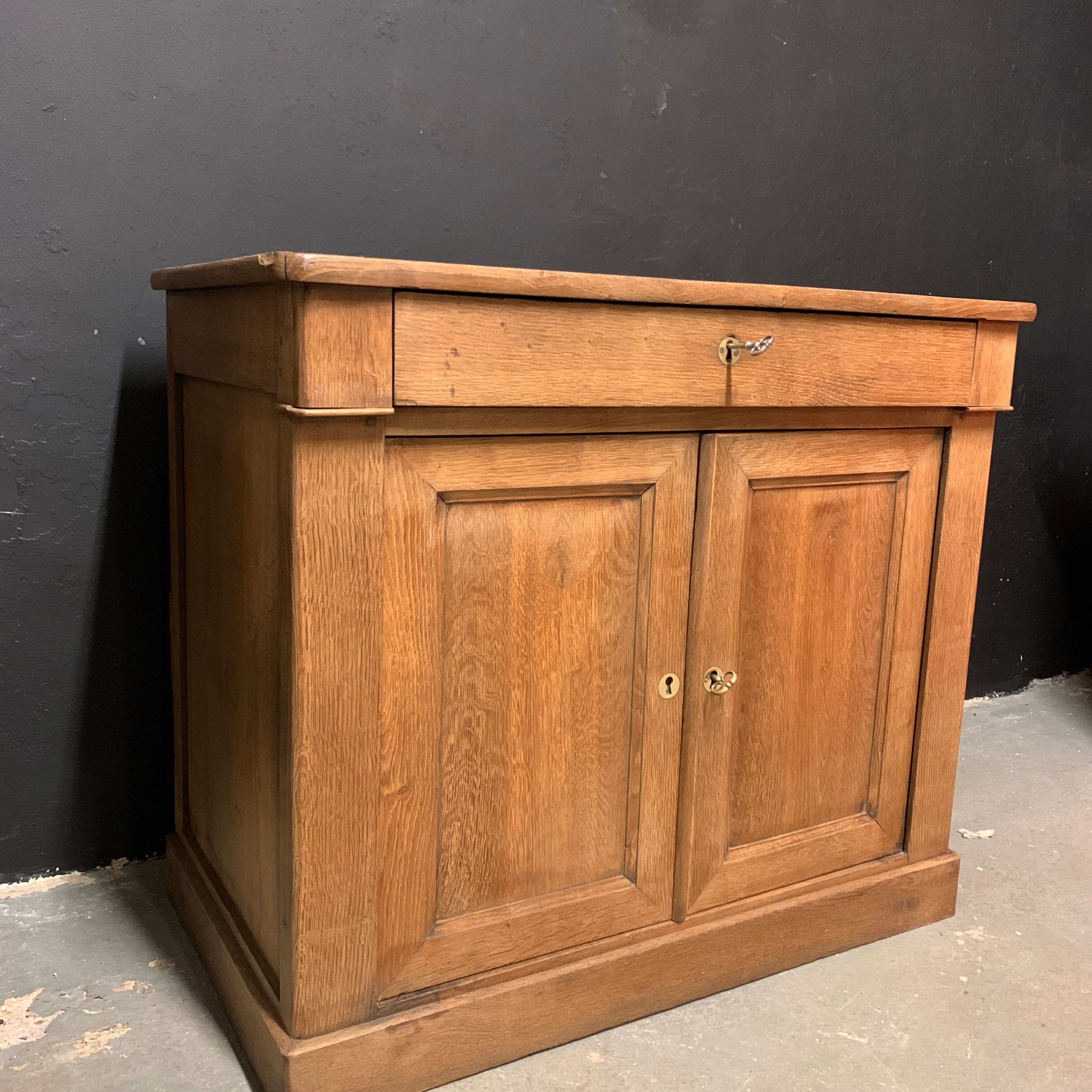 Parisian buffet in raw oak