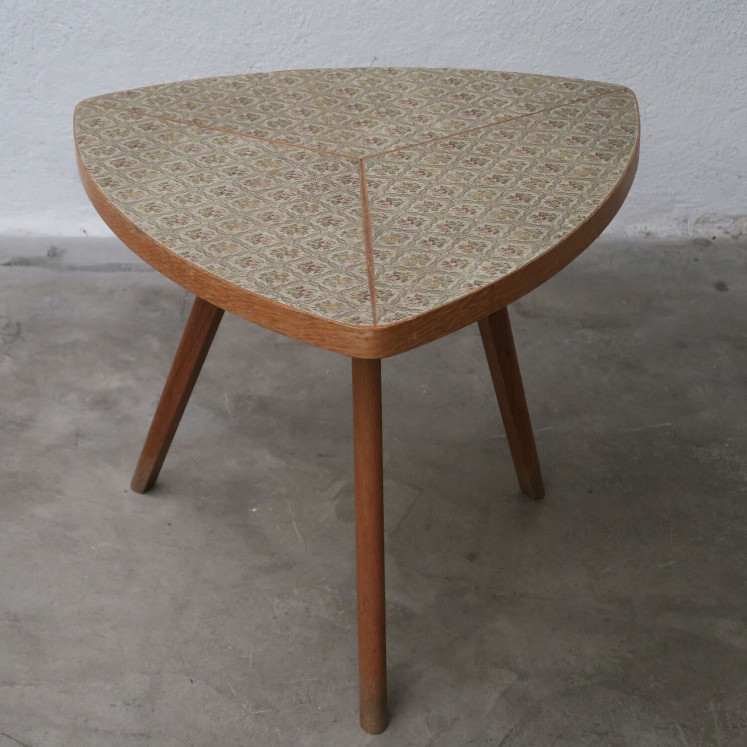 Tripod bedside side table