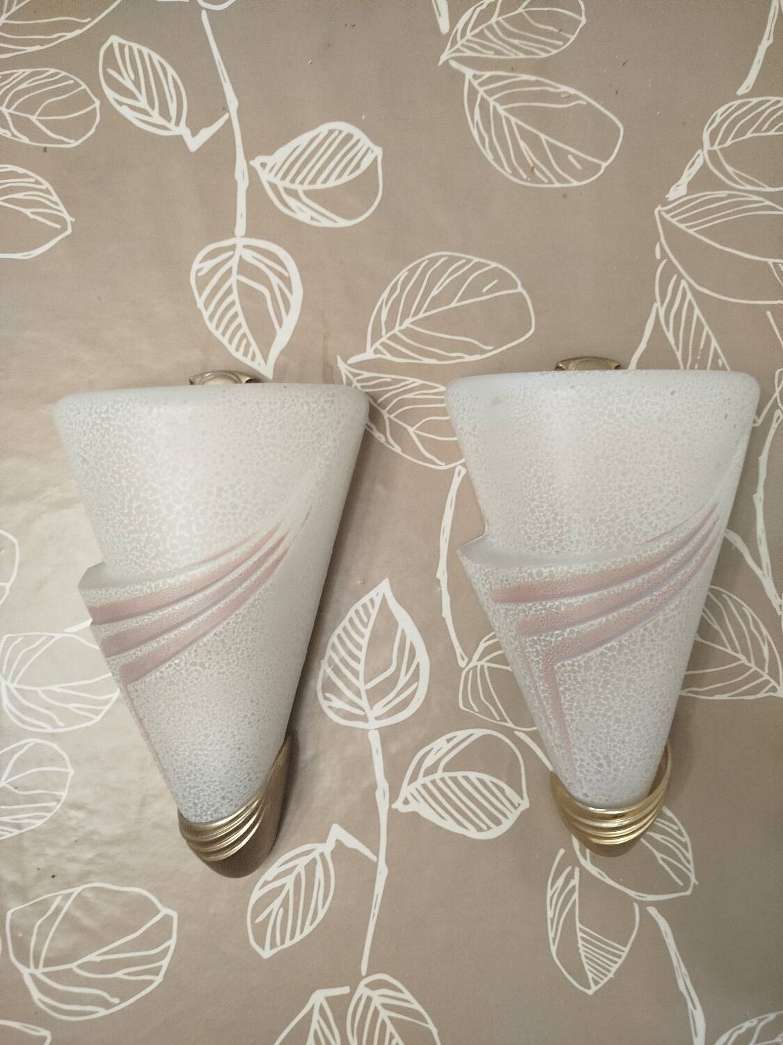 Pairs of Diana wall lights, Kasinski, Poland, 1980, opaline glass.