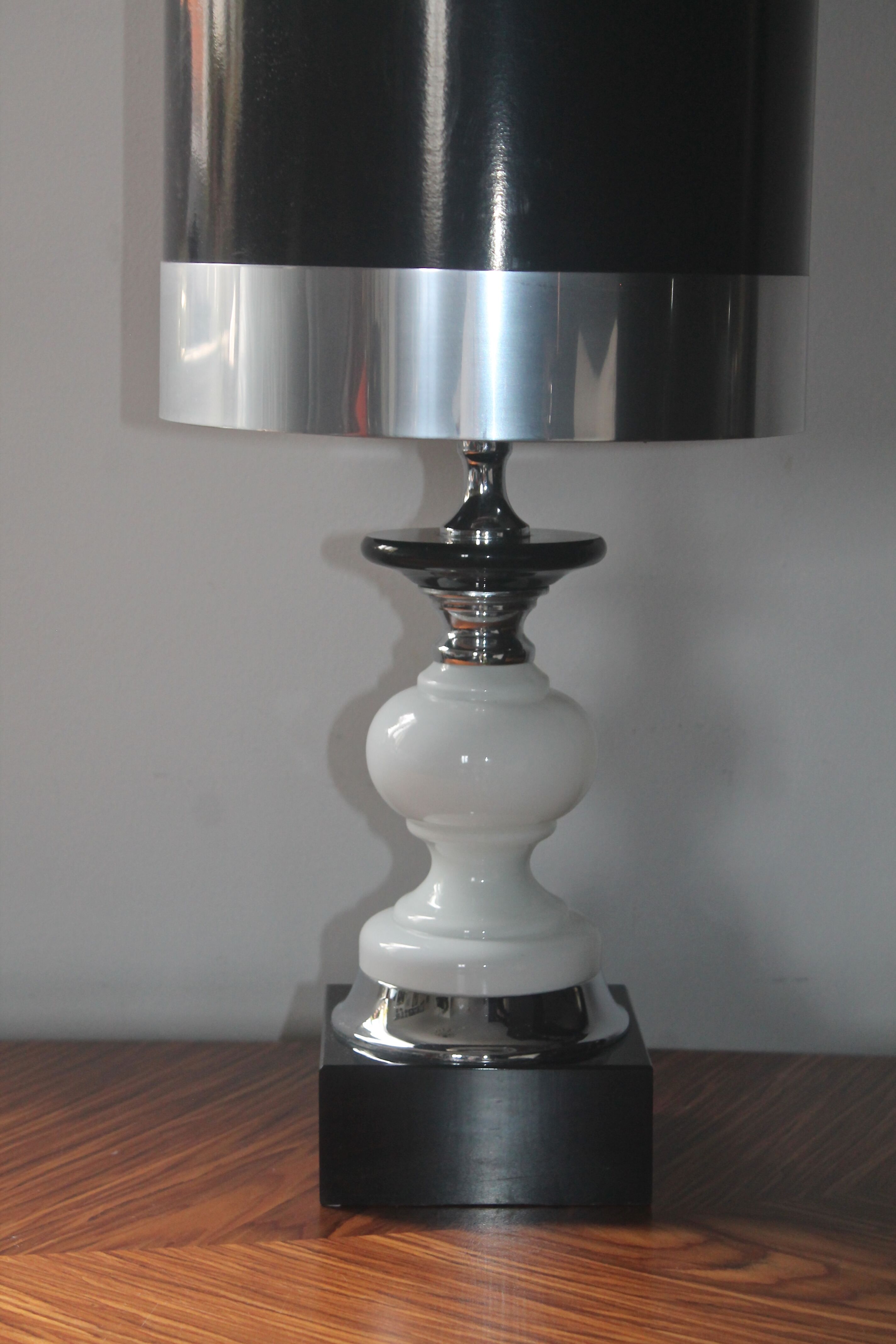Lampe vintage des années 60-70 en opaline et chrome