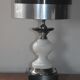 Lampe vintage des années 60-70 en opaline et chrome