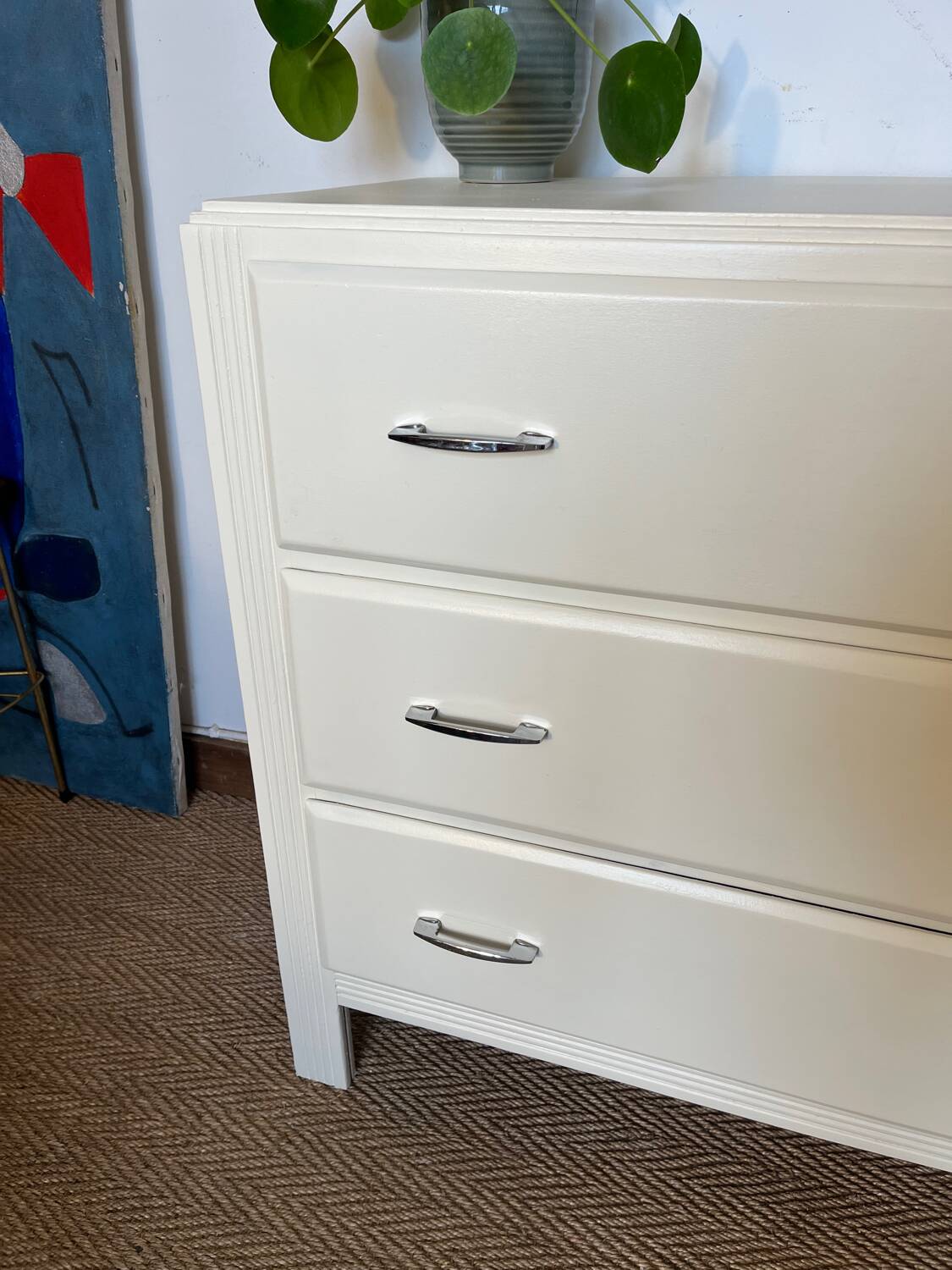 Vintage chest of drawers restored in white painted wood