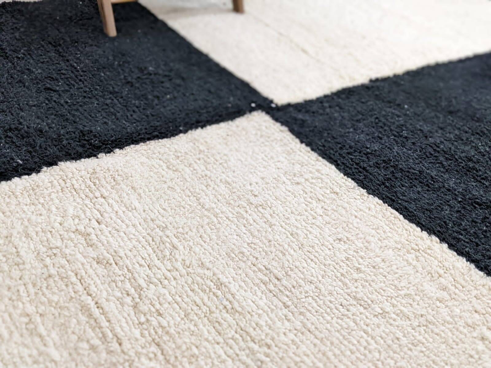 Tapis blanc-noir fait main traditionnel 250cmx150cm