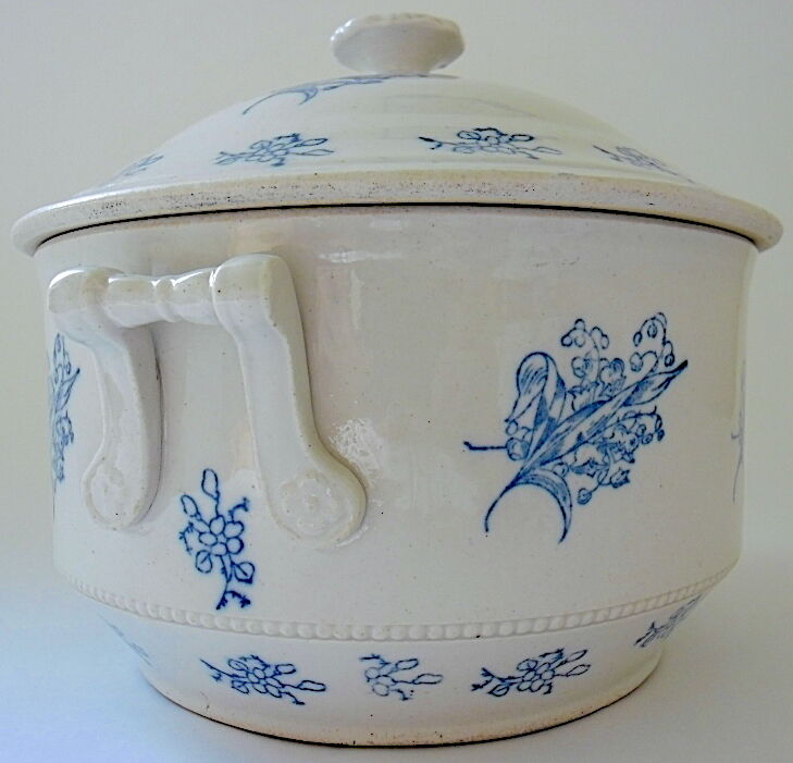 Late "steel land" sandstone soup by Revol