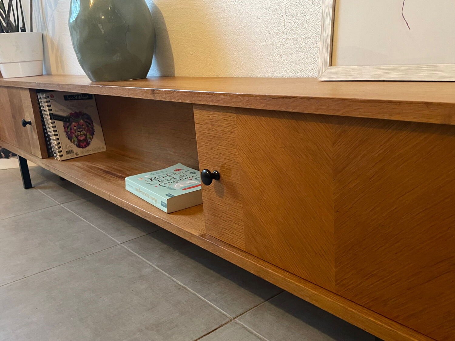 Very beautiful vintage low sideboard (shallow)