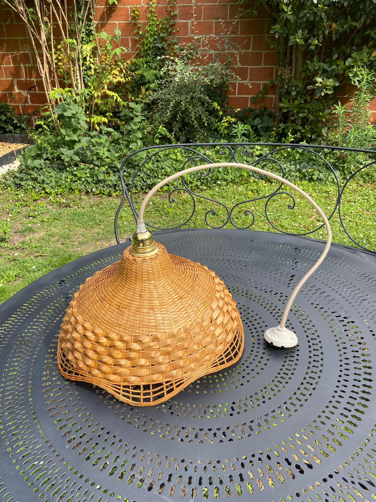Suspension in rattan and vintage wicker