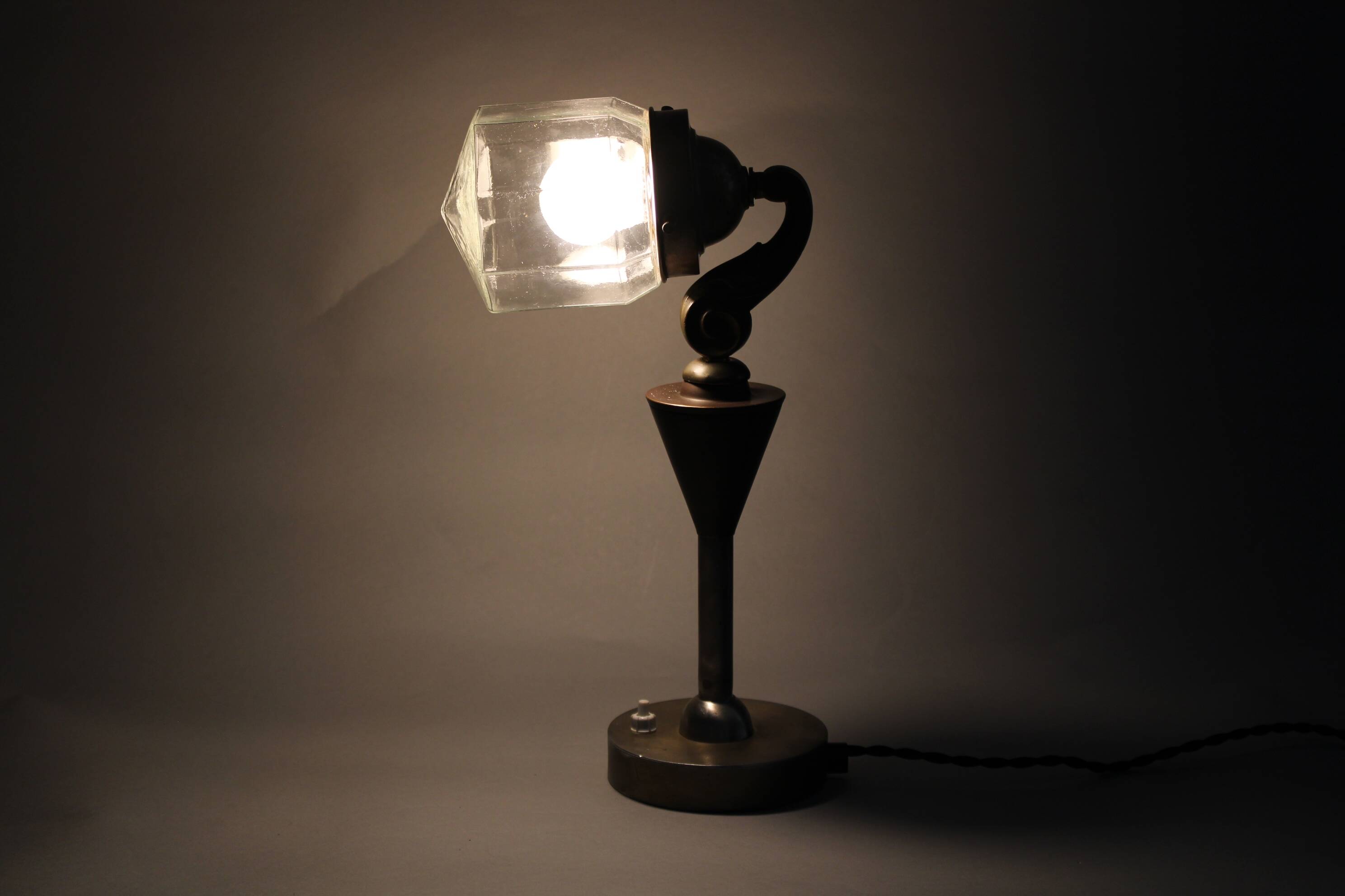 Lampe de bureau Sécession des années 1930, en laiton et verre, Tchécoslovaquie