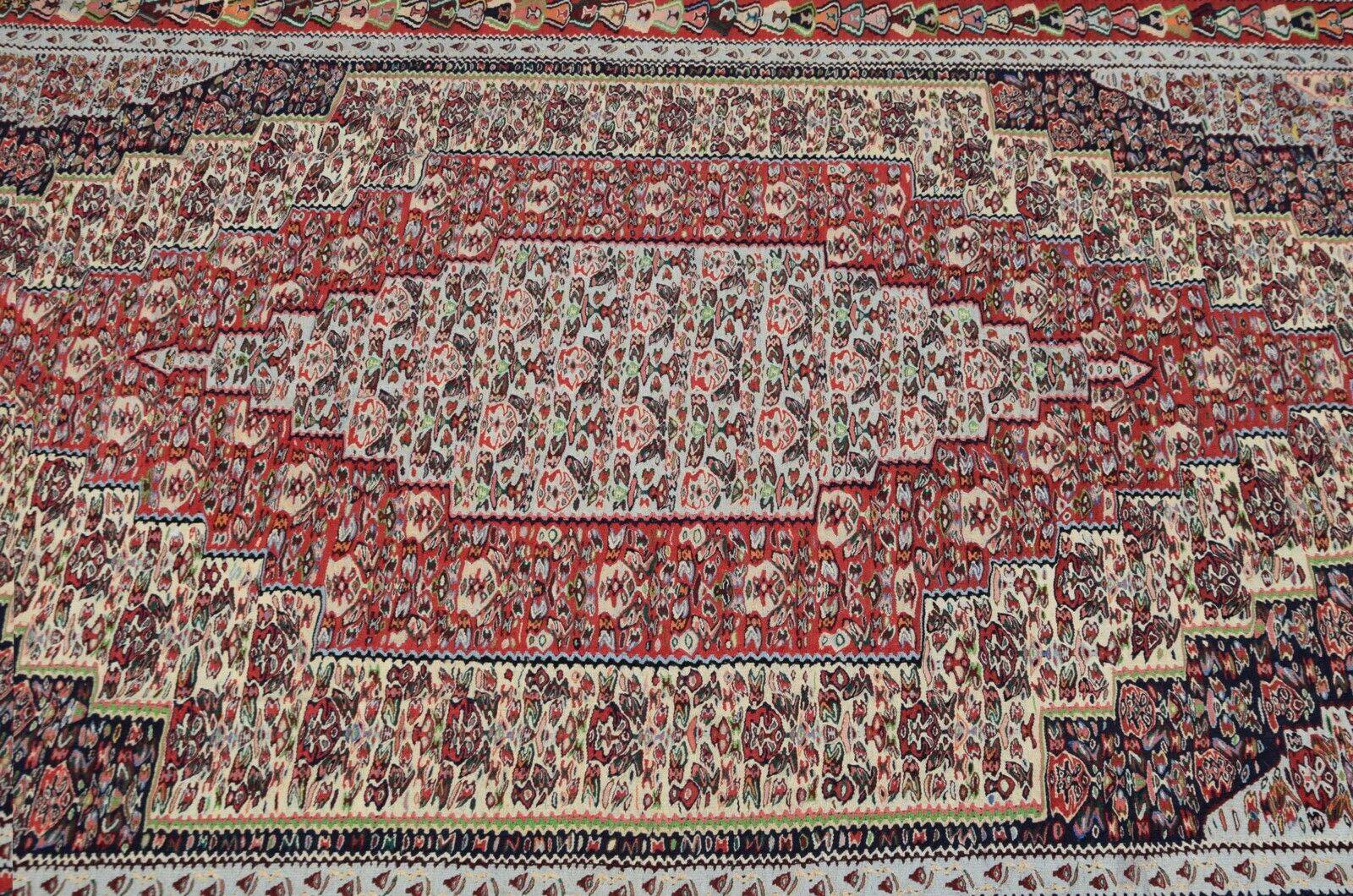 Kilim Rug: Senneh Iran: 2.95 x 2.00 metres - "Galerie Sardje"
