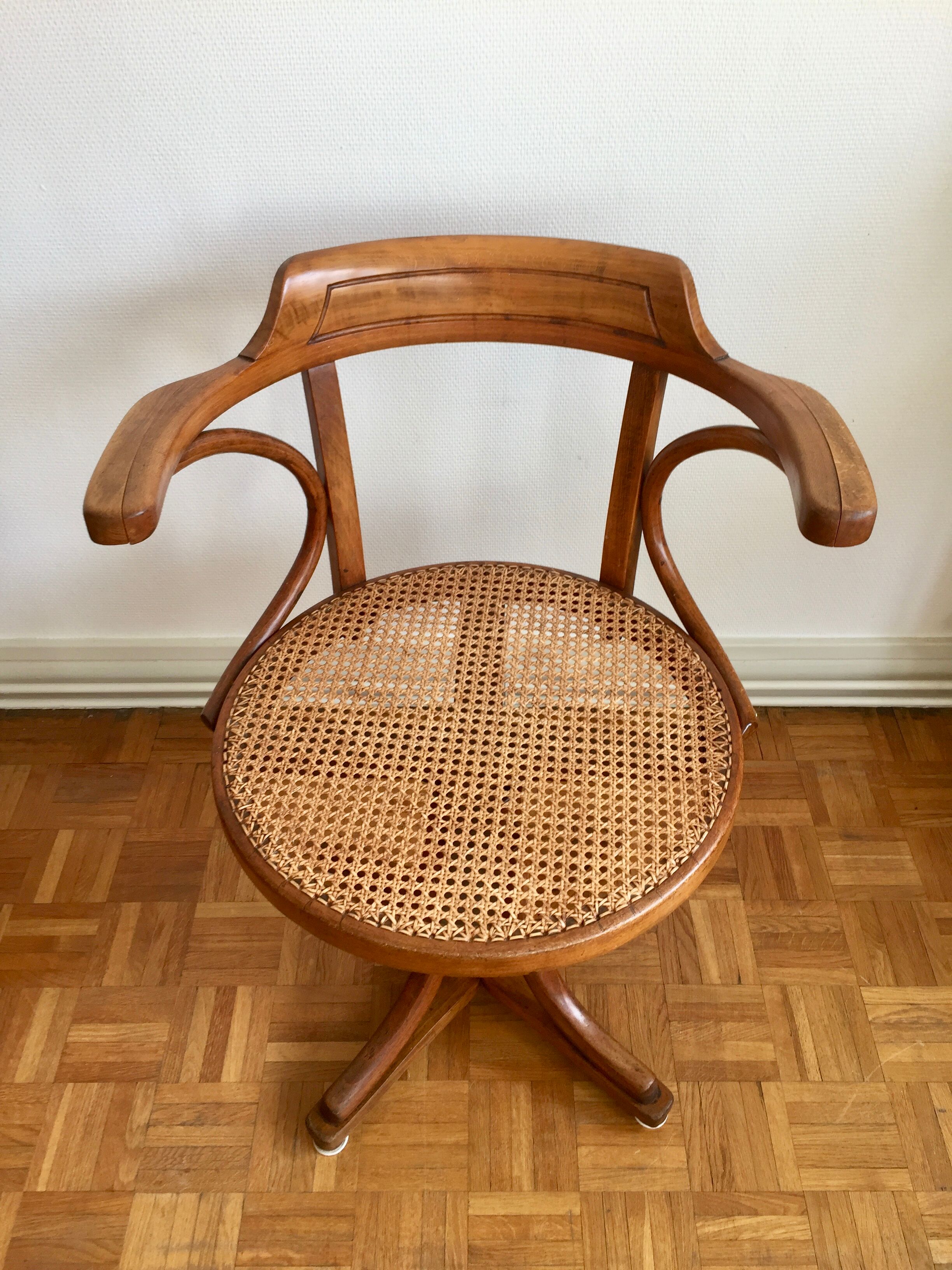 Fauteuil américain de bureau canné Baumann